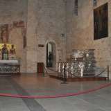 L'altare d'argento nella sua attuale collocazione nel transetto destro della Basilica di San Nicola